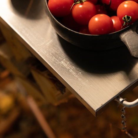 Log-table Folding Camp Table Wild Wild West logo food details